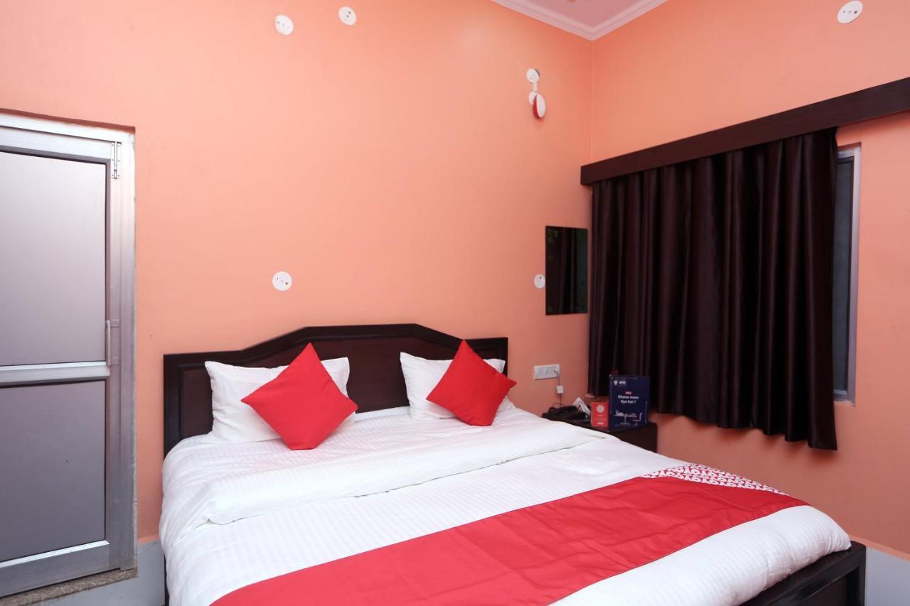 Oyo 22221 Yadav Hotel Bhiwadi Экстерьер фото