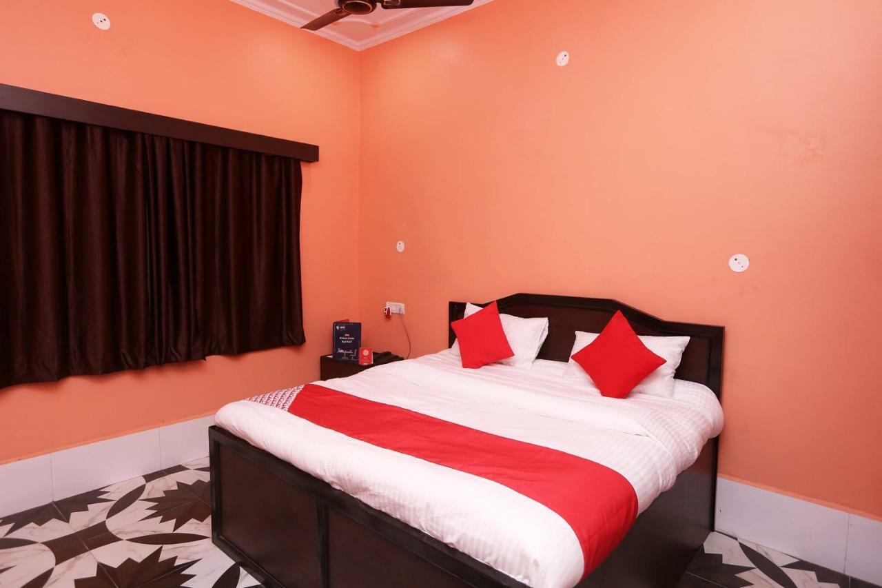 Oyo 22221 Yadav Hotel Bhiwadi Экстерьер фото